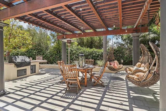 4961 Concannon Ct, San Diego CA: https://media.crmls.org/mediaz/02268c69-0f73-4644-92ec-0035ff6a2378.jpg