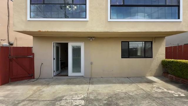 263 San Fernando Way, Daly City CA: https://media.crmls.org/mediaz/02272595-e1e7-44f7-ac50-1ad722227260.jpg