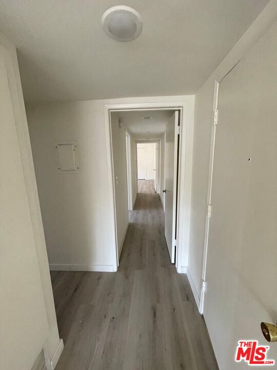 553 N Flores Street, West Hollywood CA: https://media.crmls.org/mediaz/022755c1-bdcf-486c-aed6-6138aa8564dc.jpg