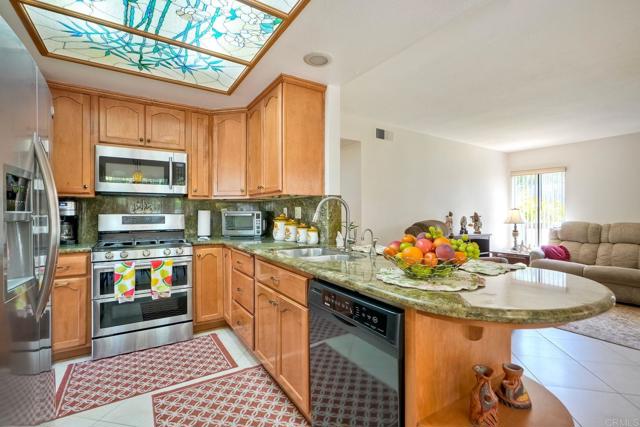 904 Robinwood Drive, Oceanside CA: https://media.crmls.org/mediaz/0227892e-bb2b-428a-aa7e-7b0762242de4.jpg