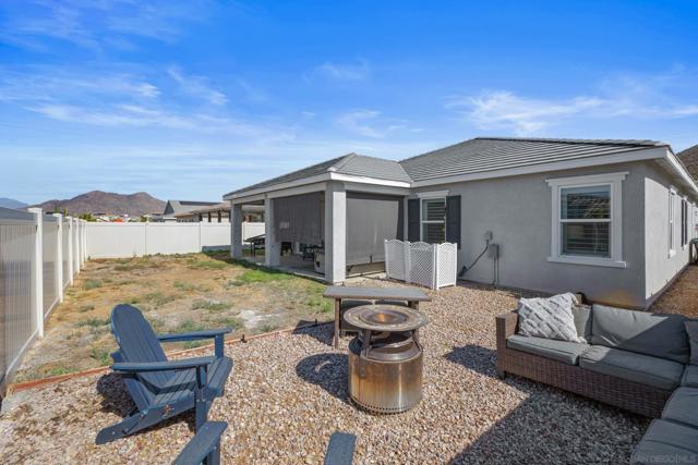 28382 Hopscotch dr,  CA: https://media.crmls.org/mediaz/0228260f-6fa7-459b-9e8c-43578f88023b.jpg