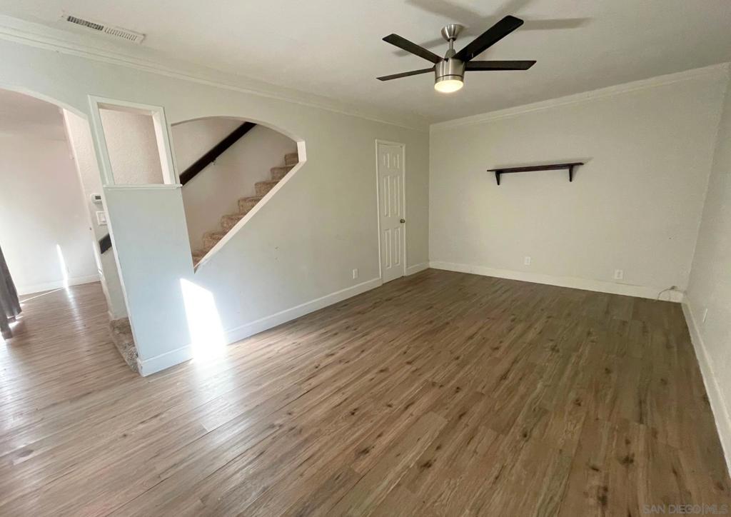 1060 E Washington Ave - photo 15