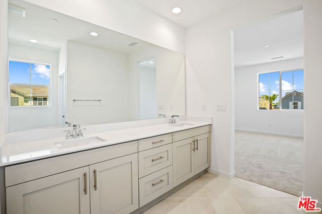 13889 Bell Way, Fontana CA: https://media.crmls.org/mediaz/0228e8dc-77ad-46fc-88a1-21366b135e55.jpg