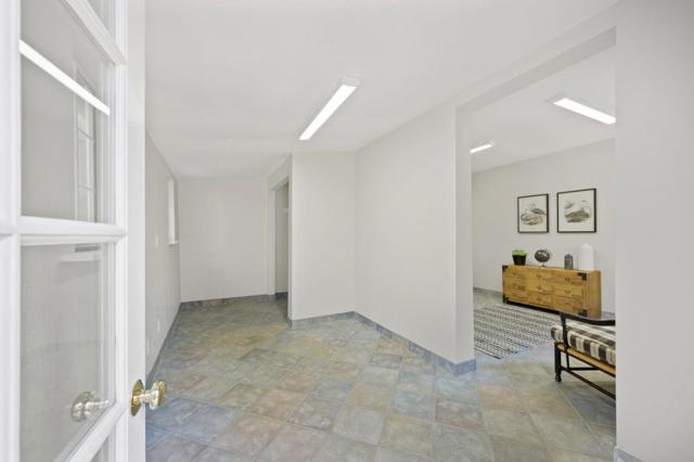 1249 Oak Street, San Mateo CA: https://media.crmls.org/mediaz/022a8059-9ea7-4b60-80ab-08a2ec0ff545.jpg