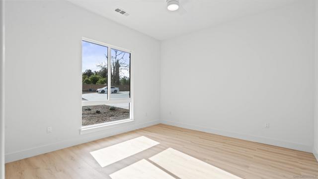 16925 Old Coach Rd, Poway CA: https://media.crmls.org/mediaz/022ad70f-d0e1-41c2-9991-a4910312c52a.jpg