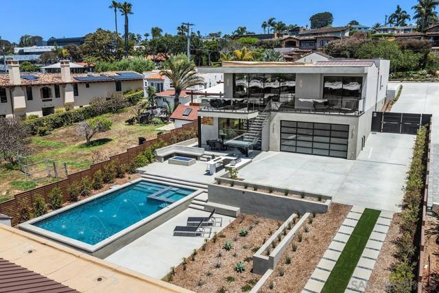 147 S Rios, Solana Beach CA: https://media.crmls.org/mediaz/022b5b6c-6754-4e79-8e29-4b30da0b6b6e.jpg
