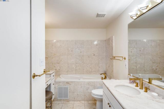 Image 36 of 50 For 565 Bellevue  1903