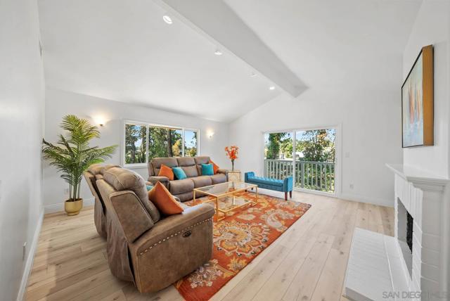 17221 Cloudcroft Dr, Poway CA: https://media.crmls.org/mediaz/022bfa6c-c482-4e96-a4ce-e7fb51280beb.jpg