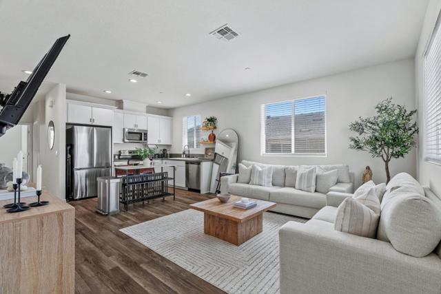 1278 San Antonio Street, Soledad CA: https://media.crmls.org/mediaz/022c9c9c-a745-4450-aeb9-09998a624676.jpg