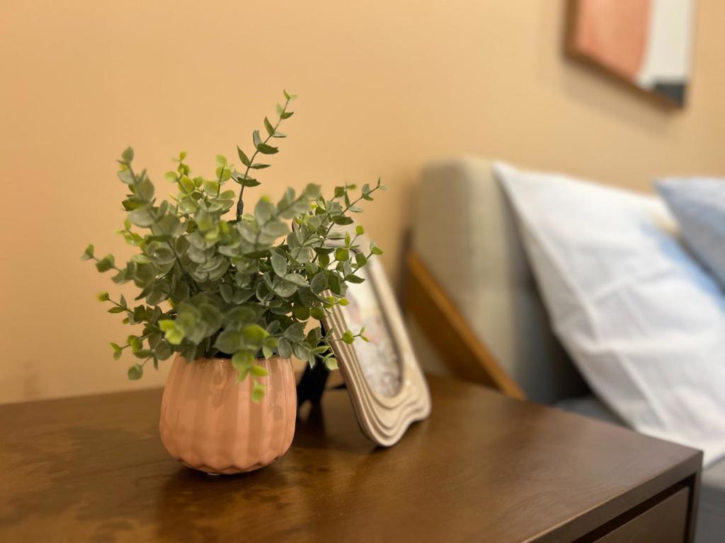 https://media.crmls.org/mediaz/022d0bd1-77d9-4e37-8167-bd03db9e2b49.jpg?preset=X-Large