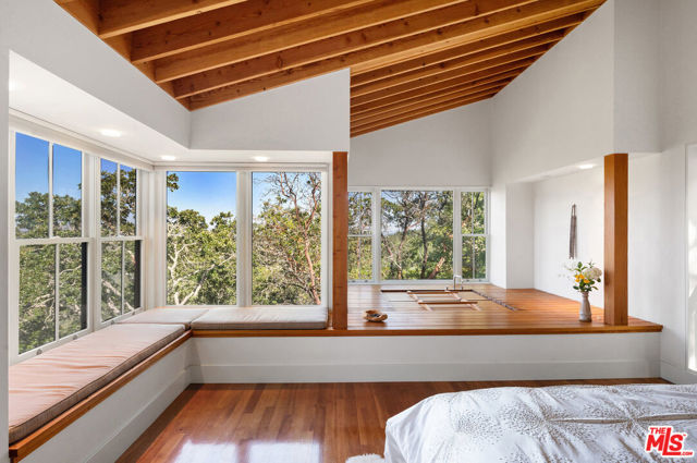 351 Wall Road, Napa CA: https://media.crmls.org/mediaz/022dcd9a-59e9-4bb7-abf1-885ead9f17aa.jpg