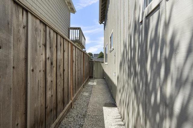 410 35th Avenue, Santa Cruz CA: https://media.crmls.org/mediaz/022de5bf-f8dc-4efd-8c70-07aba905f91f.jpg