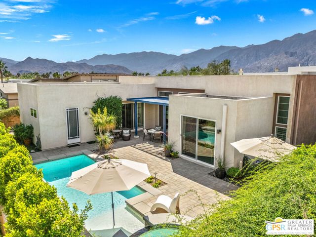 702 Axis Way, Palm Springs CA: https://media.crmls.org/mediaz/022ed0e8-4e46-4775-aba3-d3c2c476bec3.jpg