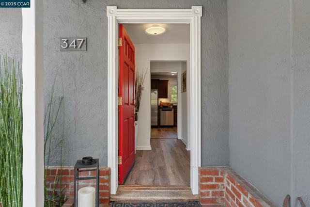 347 Valley View Rd, Pleasant Hill CA: https://media.crmls.org/mediaz/022ee0b5-ac17-415c-9606-57f84243f75e.jpg