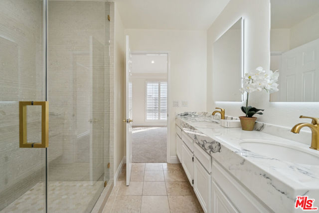 880 Hilldale Avenue, West Hollywood CA: https://media.crmls.org/mediaz/02308f2c-cc48-409d-bb25-6a0811476baa.jpg