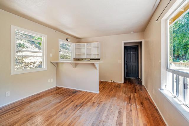 4858 Freedom Boulevard, Aptos CA: https://media.crmls.org/mediaz/0230fb39-165e-4956-bb2a-bcff03799732.jpg