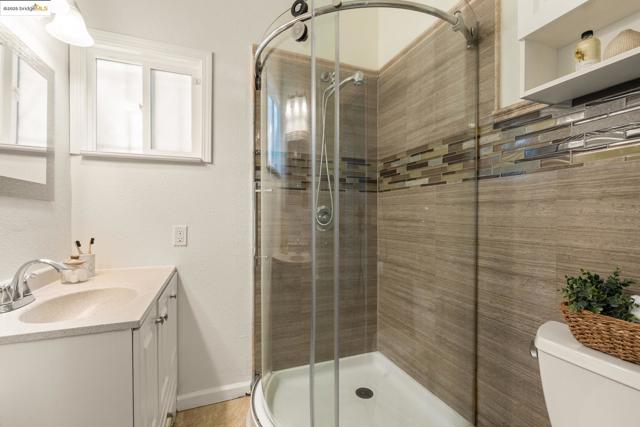 2005 36th Avenue, Oakland CA: https://media.crmls.org/mediaz/0231509e-02e0-46b2-bb2d-1fdd9a62f20a.jpg