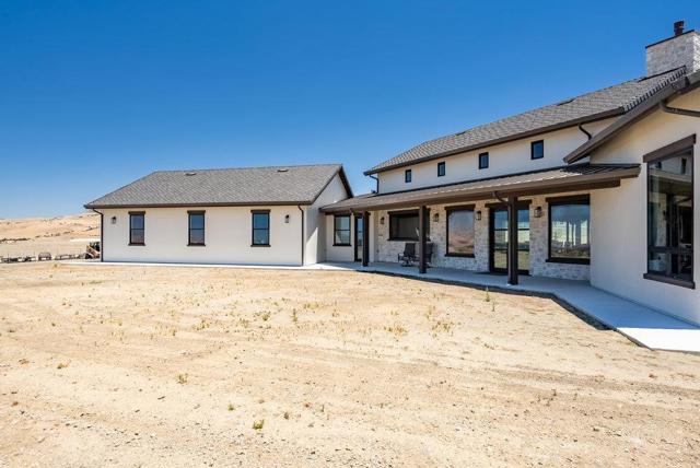 3000 Coppa Court, Hollister CA: https://media.crmls.org/mediaz/023277df-3737-4e2f-82d2-3c7611660516.jpg