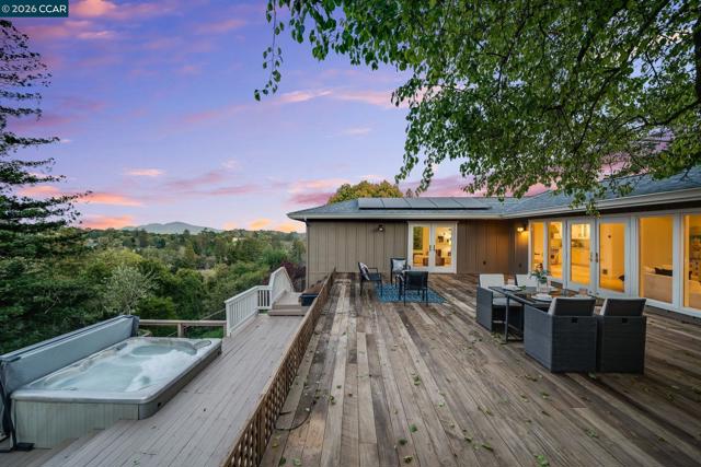 102 Hillcrest Dr, Orinda CA: https://media.crmls.org/mediaz/0232d4a8-c724-4b86-a2cc-1e9f26b144bf.jpg