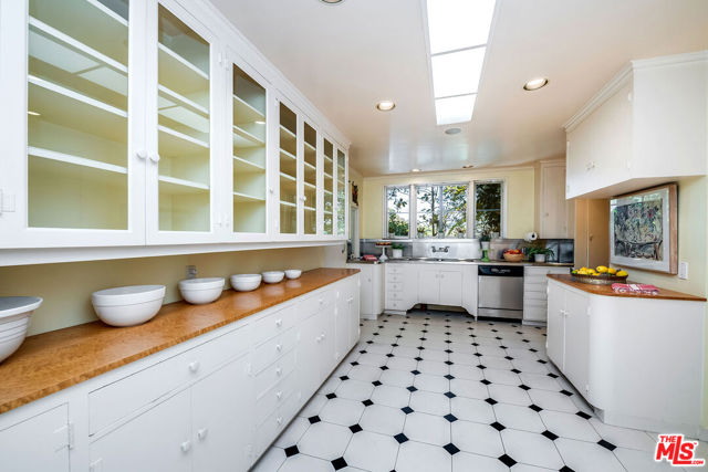 11080 Chalon Road, Los Angeles CA: https://media.crmls.org/mediaz/0232e1bb-a499-43a3-9634-2b9c720c67c8.jpg