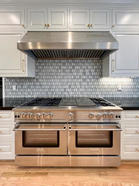 85 Fagan Drive, Hillsborough CA: https://media.crmls.org/mediaz/023312d9-37e1-4059-b1bc-0fd2308b8c70.jpg