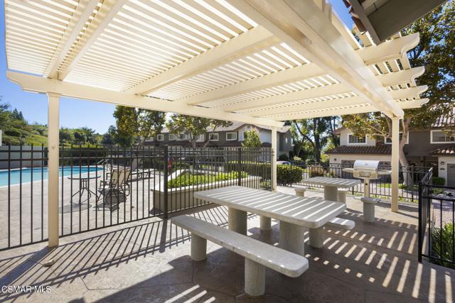 46-web-or-mls-Upmarketmedia_3123Hil-147