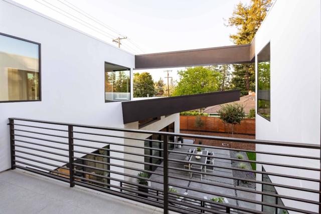 1080 Cotton Street, Menlo Park CA: https://media.crmls.org/mediaz/02343a29-eb8a-4955-9428-be7e137e196c.jpg