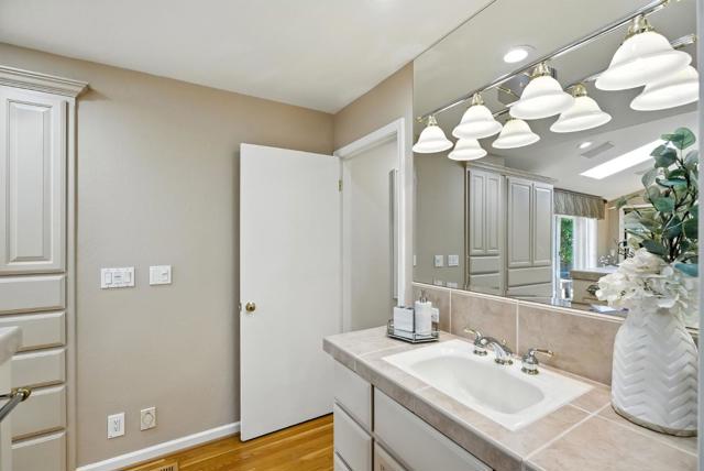 6182 Calle Del Conejo, San Jose CA: https://media.crmls.org/mediaz/02350ac5-b3fa-4c5a-86c6-4917f8cc4390.jpg