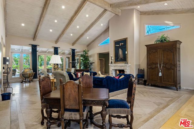 71150 N Thunderbird Terrace, Rancho Mirage CA: https://media.crmls.org/mediaz/023589a9-fb85-41e9-81f2-4c8e573b52a5.jpg