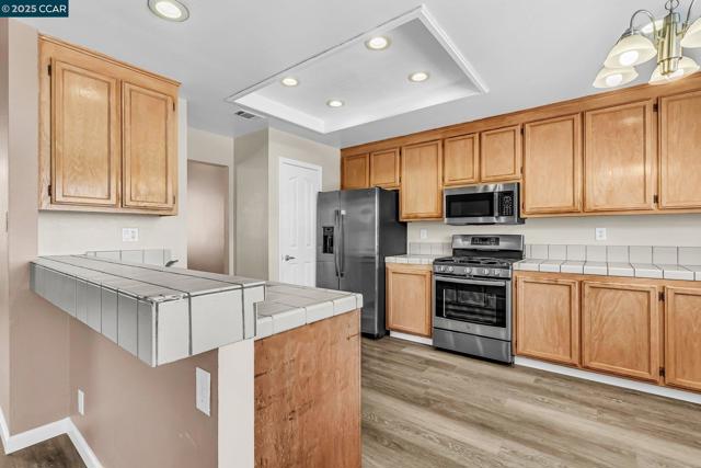 800 Gazebo Ct, Suisun City CA: https://media.crmls.org/mediaz/02363eb5-52ff-4da7-8c3c-19d1e708b344.jpg