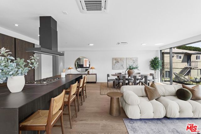 1618 Hilts Avenue, Los Angeles CA: https://media.crmls.org/mediaz/02367fad-42f0-4ddd-9e34-eb1fb3c53cd0.jpg
