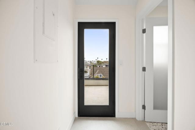 1194 Kingston Lane, Ventura CA: https://media.crmls.org/mediaz/02370664-6a5c-4a2d-89b1-3d5931cee94e.jpg