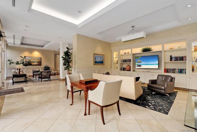1001 Genter St, La Jolla CA: https://media.crmls.org/mediaz/0237488a-cee5-4cad-b3df-c84ece23ef2a.jpg