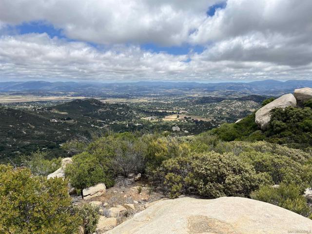 17441 Dos Picos Park Road, Ramona CA: https://media.crmls.org/mediaz/0237c0bb-7eaf-449b-a812-7200d4b236d3.jpg