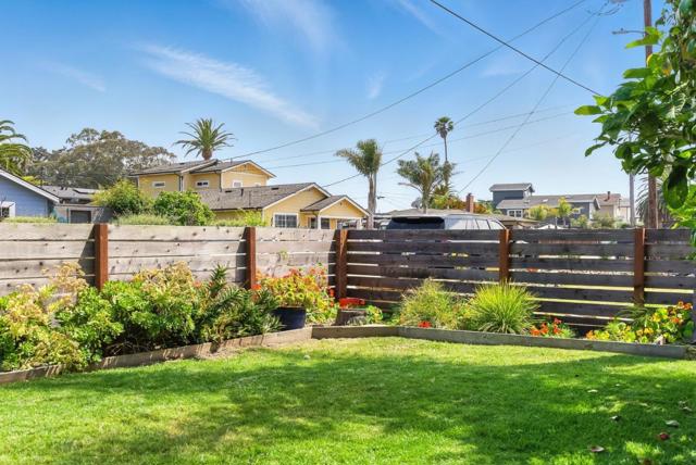 301 25th Avenue, Santa Cruz CA: https://media.crmls.org/mediaz/02381eea-9f9b-46e6-b87b-b3c3bf92b352.jpg