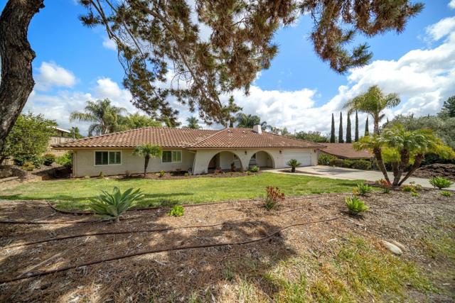 1654 Palomino Ln, Escondido CA: https://media.crmls.org/mediaz/0238676d-729d-429b-8958-00d320142d36.jpg