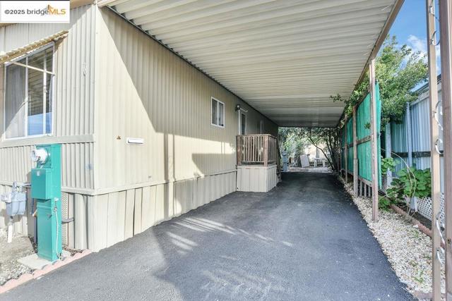 3301 BUCHANAN RD, Antioch CA: https://media.crmls.org/mediaz/0239784c-0a92-45e5-814f-47988a5c139c.jpg