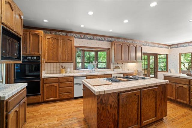 13217 Padero Court, Saratoga CA: https://media.crmls.org/mediaz/0239d220-5822-4e6d-b0bb-da5c7d99ff27.jpg