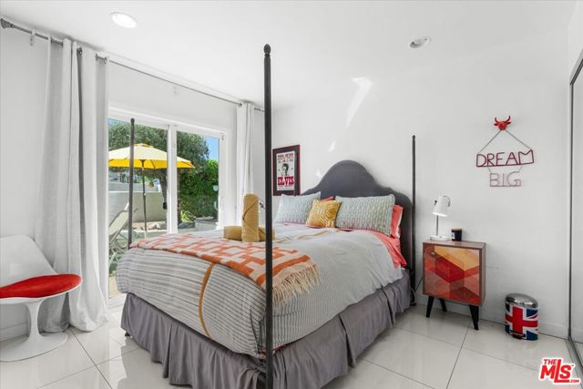 3963 E Calle San Antonio, Palm Springs, CA 92264