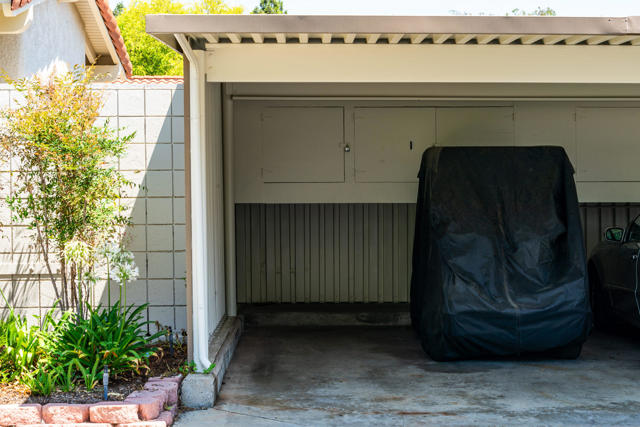2196 Via Mariposa E, Laguna Woods CA: https://media.crmls.org/mediaz/023af8d7-3954-4c4b-8f1a-48b52cf0359b.jpg