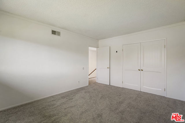 5136 Los Bonitos Way, Los Angeles CA: https://media.crmls.org/mediaz/023b1896-4296-4dd5-939b-fe1da3885418.jpg