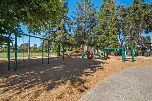 628 Colorado Avenue, Palo Alto CA: https://media.crmls.org/mediaz/023bacb3-14cc-4454-a1c0-6a6da1fb309f.jpg