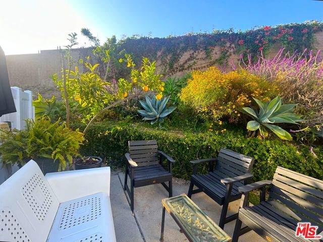 16321 Pacific Coast Highway, Pacific Palisades, California 90272, 2 Bedrooms Bedrooms, ,1 BathroomBathrooms,Residential,For Sale,Pacific Coast Highway,24408867