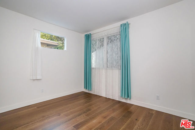 1912 W Liberty Court, Los Angeles CA: https://media.crmls.org/mediaz/023df694-5a8d-4003-8457-3e4ffe81d416.jpg