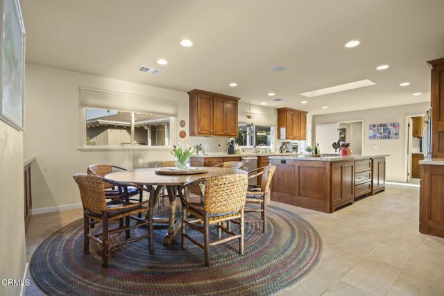 635 Via Del Cerro, Camarillo CA: https://media.crmls.org/mediaz/023e38af-0ee7-483b-9985-d058dcda4290.jpg