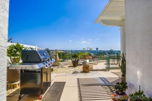3367 Malta Way, Oceanside CA: https://media.crmls.org/mediaz/023eaaa0-a9df-4b05-8fb3-e3d24562c79e.jpg