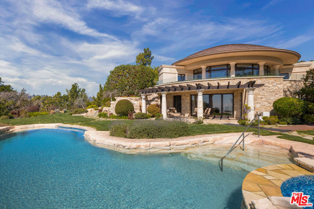 1101 Bel Air Place, Los Angeles CA: https://media.crmls.org/mediaz/023eb007-66d7-4fe7-a367-c490ccbdcbbf.jpg