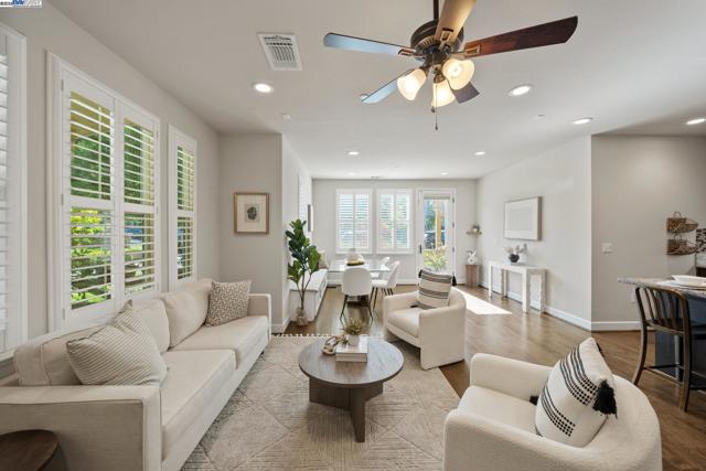 454 Persimmon Common, Livermore CA: https://media.crmls.org/mediaz/023f64ca-d58e-4f71-820e-343abe302c57.jpg