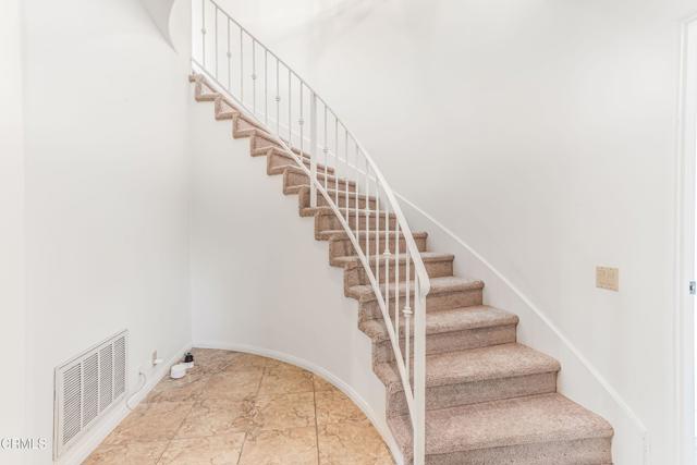 800 Manor Ridge Road, Santa Paula CA: https://media.crmls.org/mediaz/02403dfc-2d67-4771-8334-431dc4eab93e.jpg