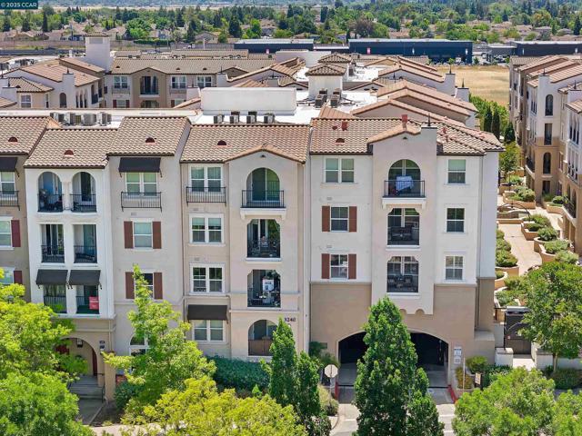 3240 Maguire Way, Dublin CA: https://media.crmls.org/mediaz/0240a2ad-99b0-45d9-8ab5-8b483775913e.jpg